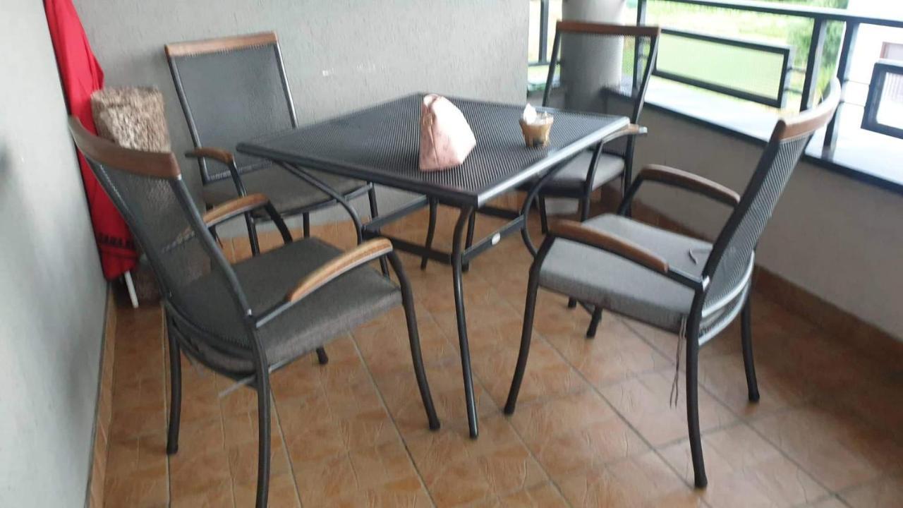 Apartman Ellye Lukavica Esterno foto