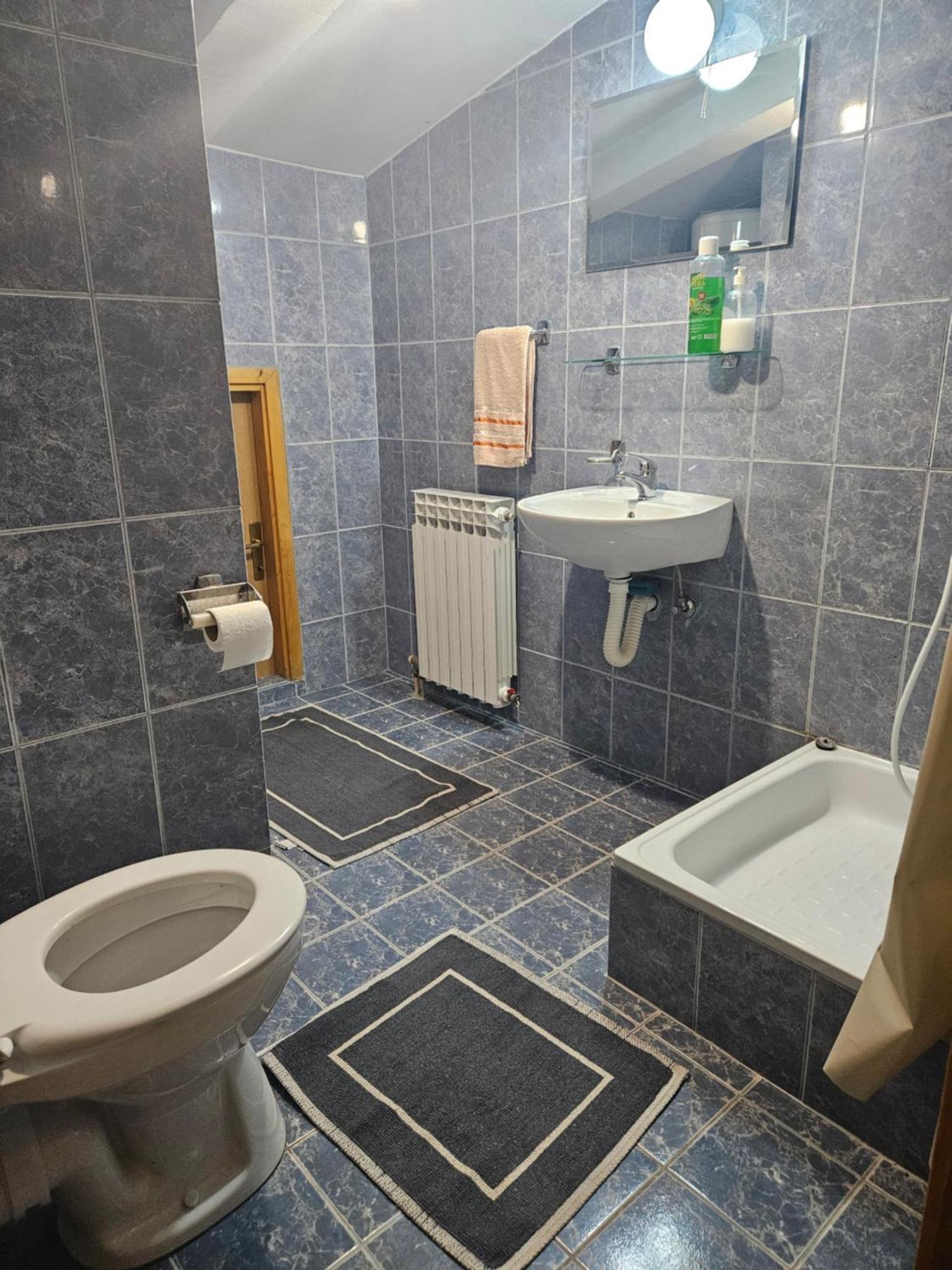 Apartman Ellye Lukavica Esterno foto