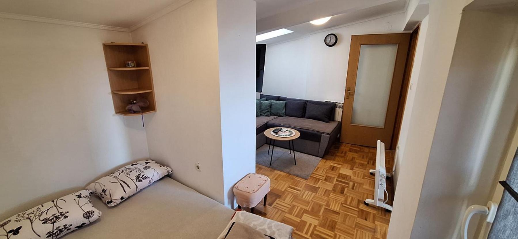 Apartman Ellye Lukavica Esterno foto