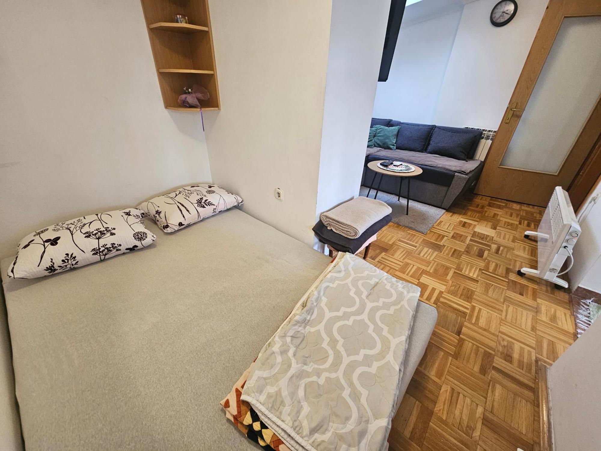 Apartman Ellye Lukavica Esterno foto